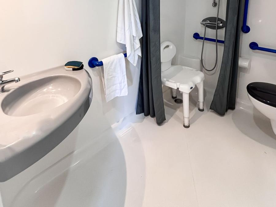 Mobilhome 4 personnes - Mobil-home Confort 25m² PMR (2 chambres) + terrasse couverte 4 pers 1