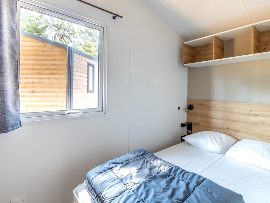 Mobilhome 6 personnes - MH Modulo DUO BOIS 2 chambres 29 m² avec terrasse bois couverte et terrasse bois solarium 3