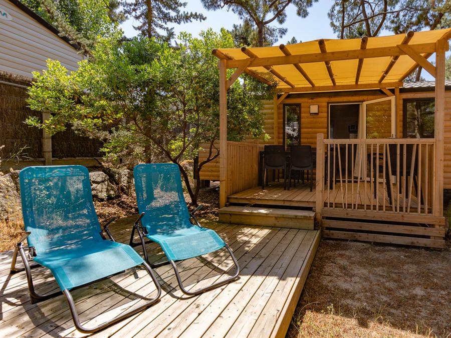 Mobilhome 6 personnes - MH Modulo DUO BOIS 2 chambres 29 m² avec terrasse bois couverte et terrasse bois solarium 1
