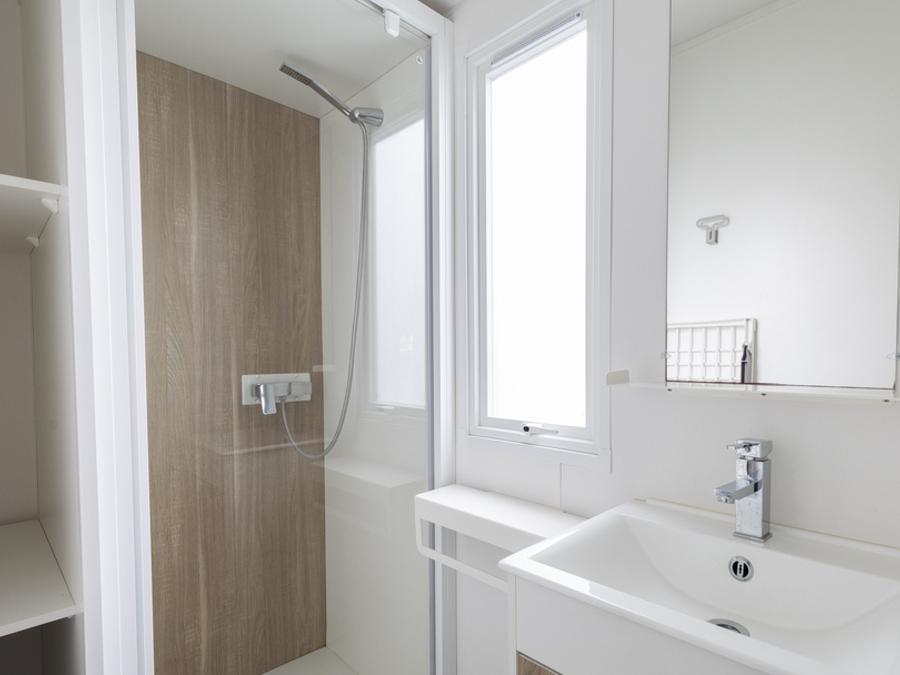 Mobilhome 4 personnes - MALAGA 27m² - 2 chambres avec terrasse bois semi couverte. 5