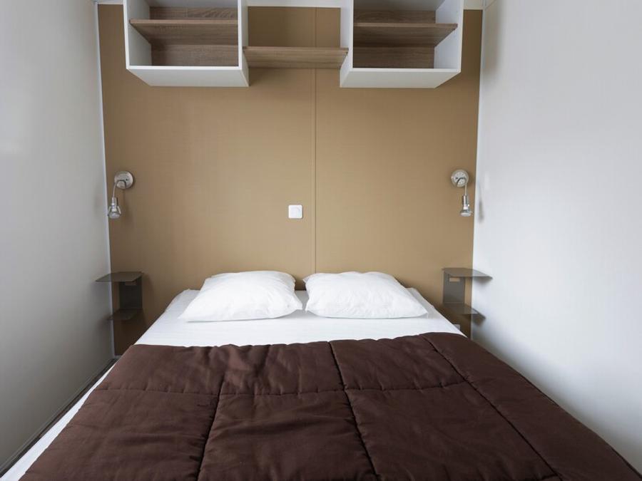 Mobilhome 4 personnes - MALAGA 27m² - 2 chambres avec terrasse bois semi couverte. 3