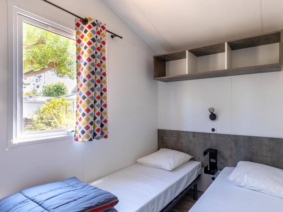 Mobilhome 4 personnes - MALAGA BOIS 27m² - 2 chambres - 4 pers, terrasse bois semi couverte 3
