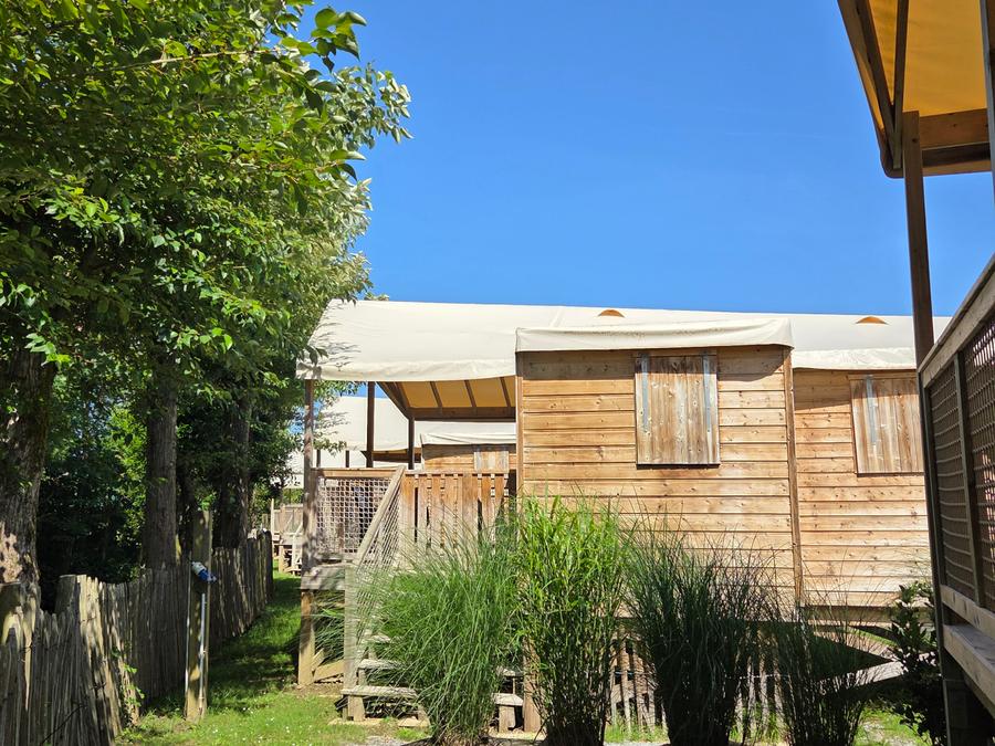 Lodge 5 personnes - C- Lodge Pilotis - 2 chambres 24m² avec terrasse couverte 8