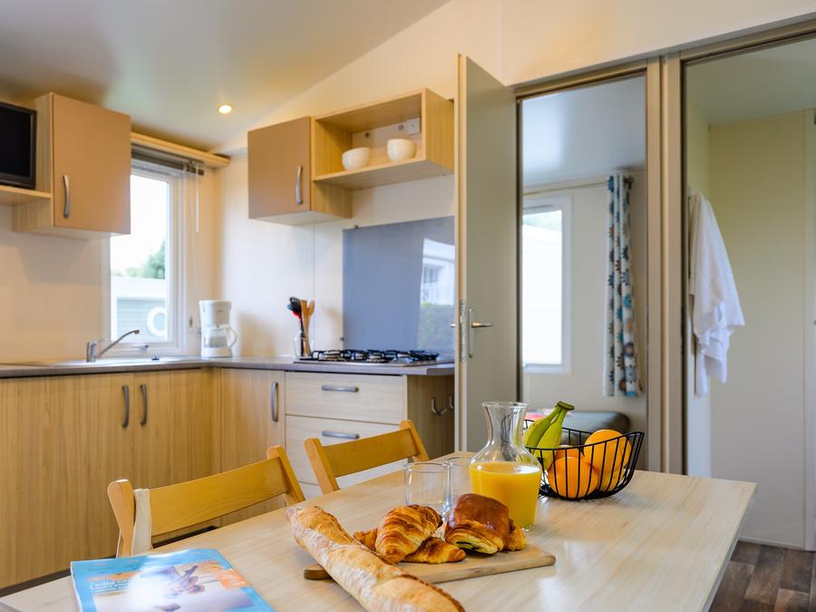 Mobilhome 4 personnes - LOISIR CONFORT 2 ch. 4 pers. - 25m2 - terrasse parasol 2