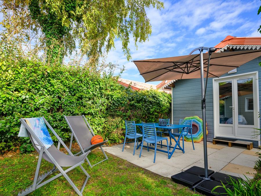 Chalet 4 personnes - D/ CHALET CONFORT 1 ch. 2/4 pers. - 25m2 - terrasse parasol 0
