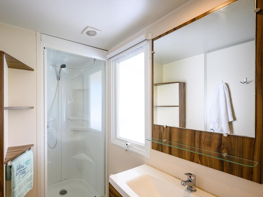 Mobilhome 6 personnes - LOISIR CONFORT 3 ch. 6 pers. - 36m2 - terrasse couverte 6