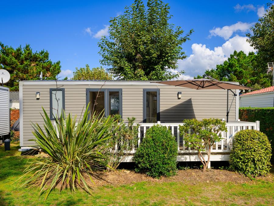 Mobilhome 6 personnes - D/ COTTAGE CONFORT 3ch. 6 pers. - 35m2 - terasse parasol 0
