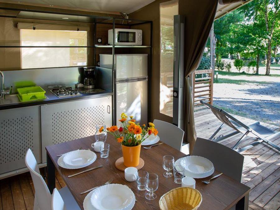 Tente en toile et en bois 5 personnes - Le Lodge Oulébo 2ch. 5 pers 4