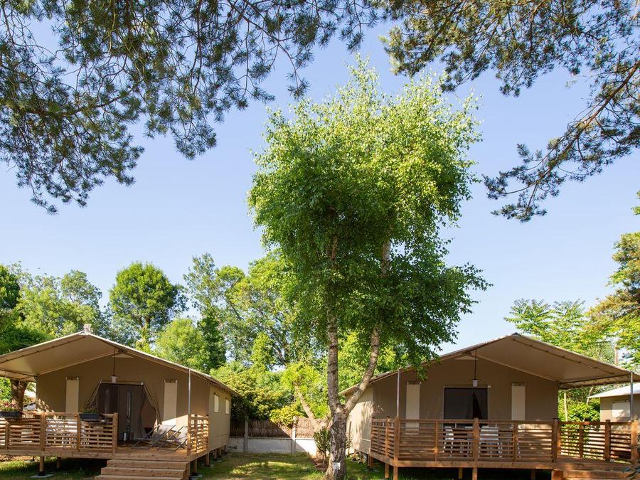 Tente en toile et en bois 5 personnes - Le Lodge Oulébo 2ch. 5 pers 1