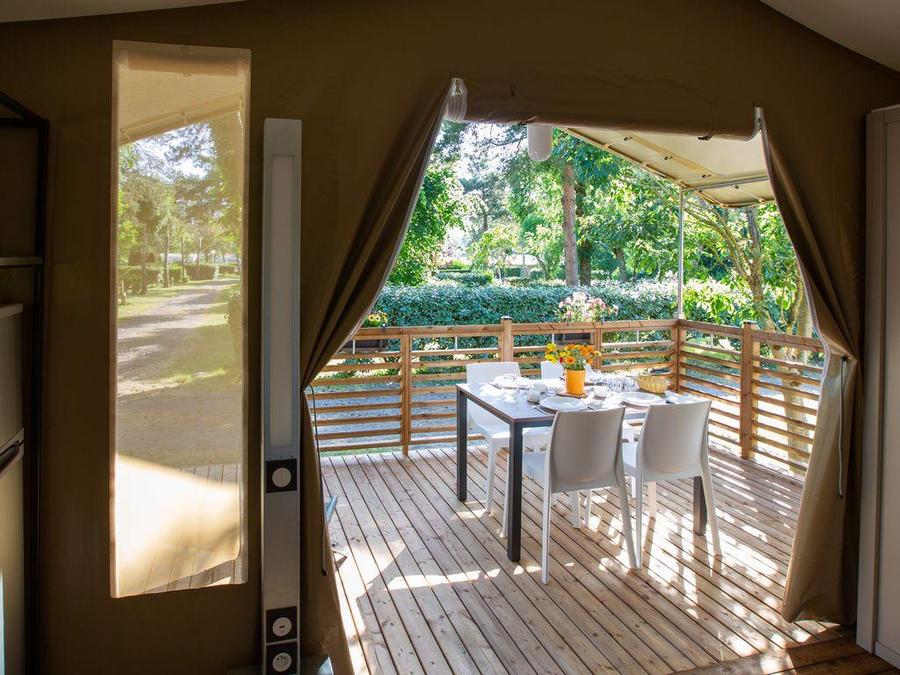 Tente en toile et en bois 5 personnes - Le Lodge Oulébo 2ch. 5 pers 3