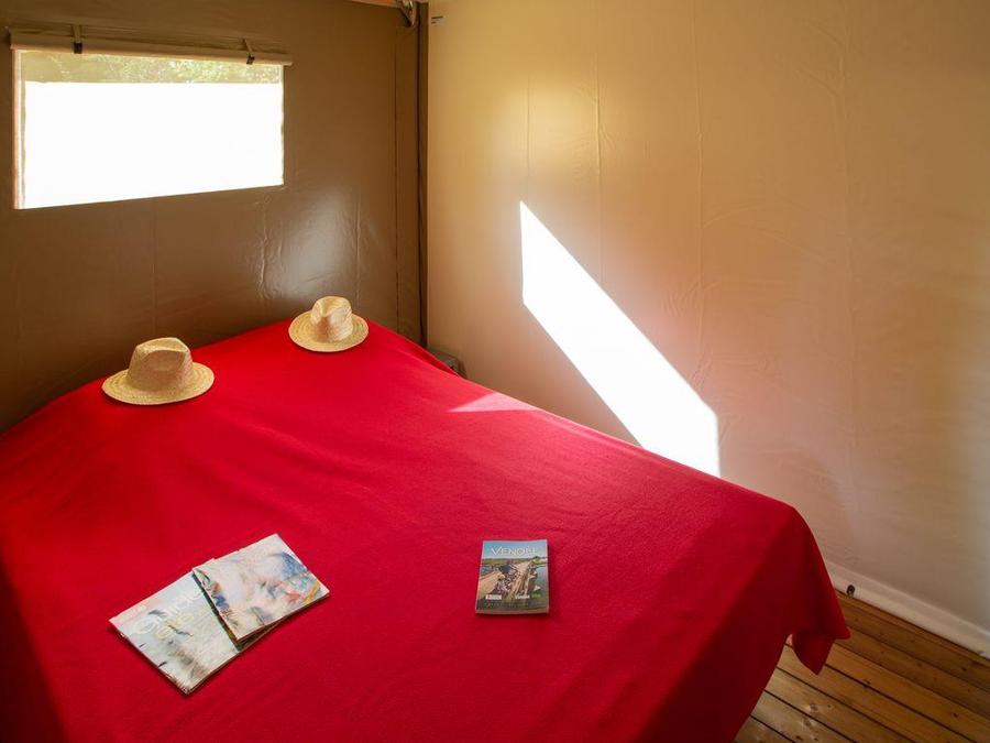 Tente en toile et en bois 5 personnes - Le Lodge Oulébo 2ch. 5 pers 5