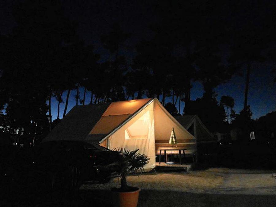 Tente 4 personnes - Tente Lodge Junior sans sanitaire, avec point d'eau froide evier cuisine 4 pers 1