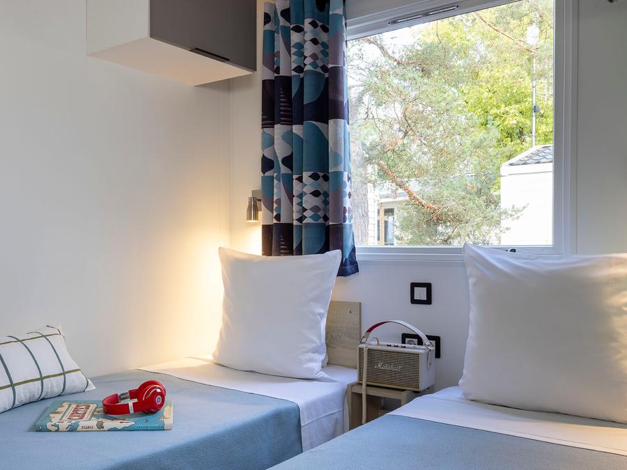 Mobilhome 4 personnes - Mobil-home Confort 27m² - 2 chambres + Terrasse couverte + TV 4 pers 3