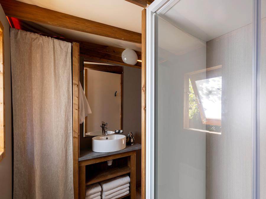 Chalet 4 personnes - CosyFlower Confort 27m² - 2 chambres + Terrasse couverte + LV + Quartier piéton. 4 pers 6