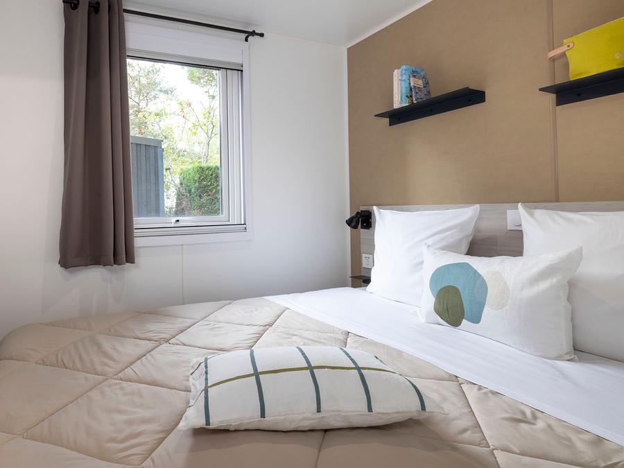 Mobilhome 4 personnes - Homeflower Premium 29m² (2chambres) + TV + LV + Terrasse couverte + Draps inclus + Quartier piéton 4 pers 4