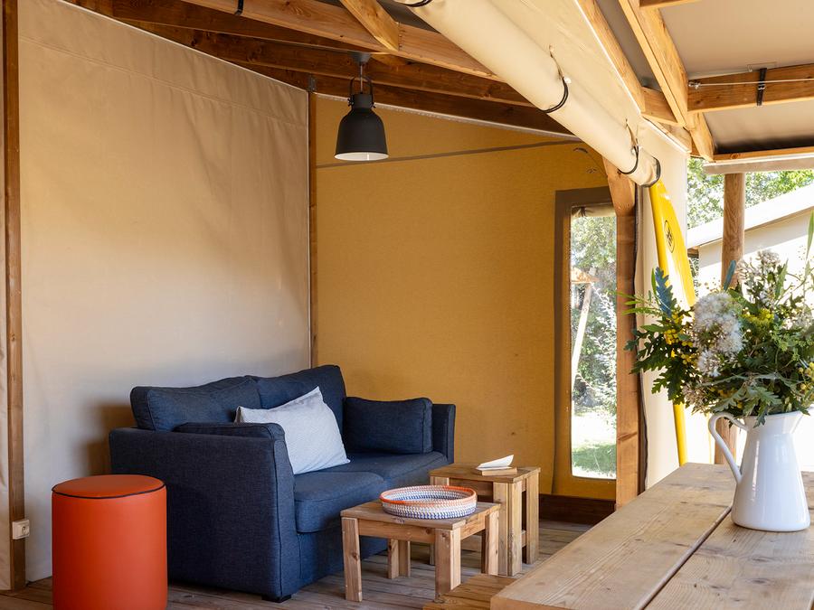 Tente en toile et en bois 4 personnes - Cabane Cotton Confort 32m² - 2chambres + Terrasse couverte + Quartier piéton 4 pers 3