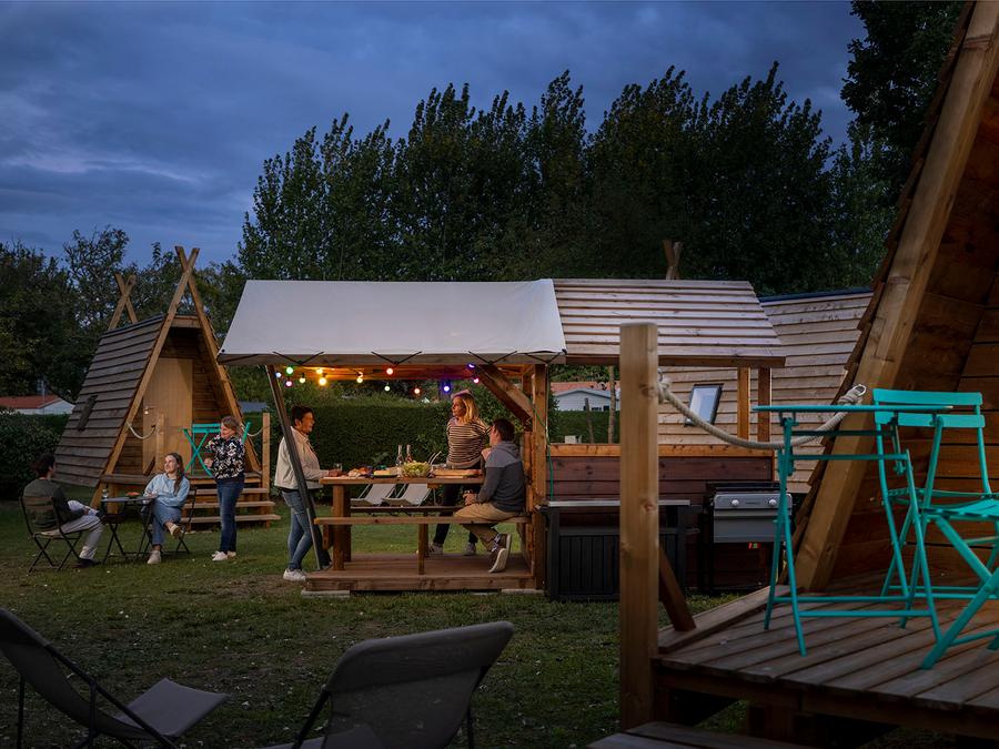 Hébergement 2 personnes - Forfait Insolite :Cabadienne 8m² - 1 chambre + Frigidaire + Terrasse 1/2 pers 6