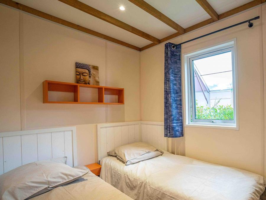Chalet 4 personnes - Chalet Cannelle 26.5m² 2 chambres + TV + LV + Terr. couverte+ Draps + Quartier piéton + clim 4 pers 6