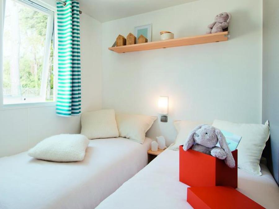 Mobilhome 4 personnes - Cottage LITCHI - 26m² - terrasse bois semi-couverte - 2 chambres 4 pers 13