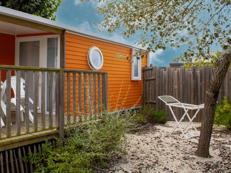 Mobilhome 4 personnes - Cottage GOYAVE - 25m² - terrasse intégrée semi-couverte - 2 chambres 4 pers 6