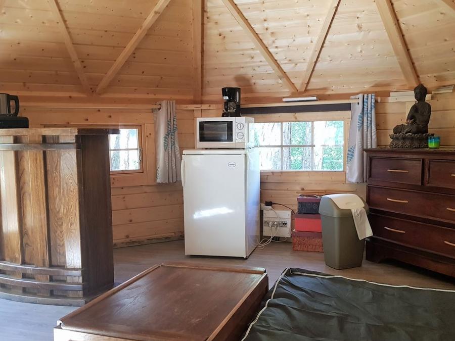 Insolite 3 personnes - Refuge - Esprit cabane - Sans eau ni sanitaire 2/3 places 6