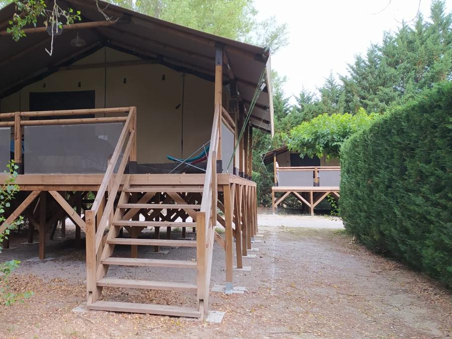 Tente en toile et en bois 5 personnes - Lodge sur pilotis Confort+ 46m² 9