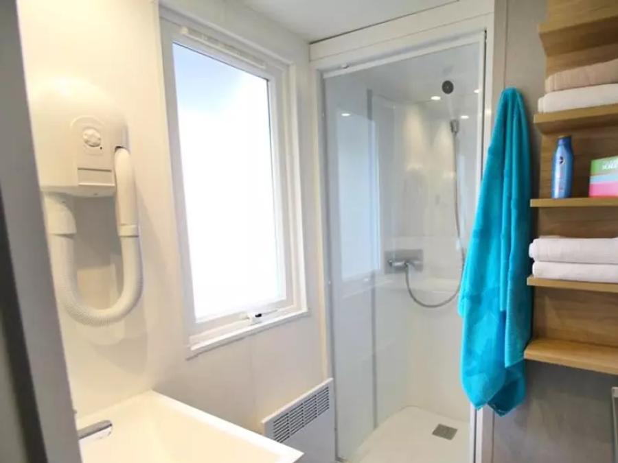 Mobilhome 4 personnes - Confort 2 chambres Loggia - Terrasse semi couverte 2
