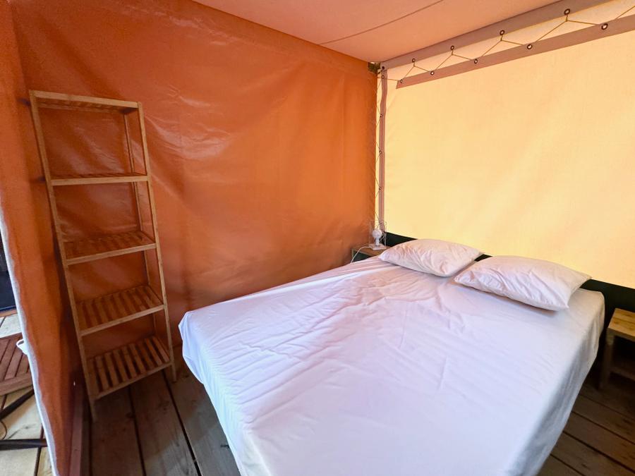 Tente 4 personnes - équipée sans sanitaires 3