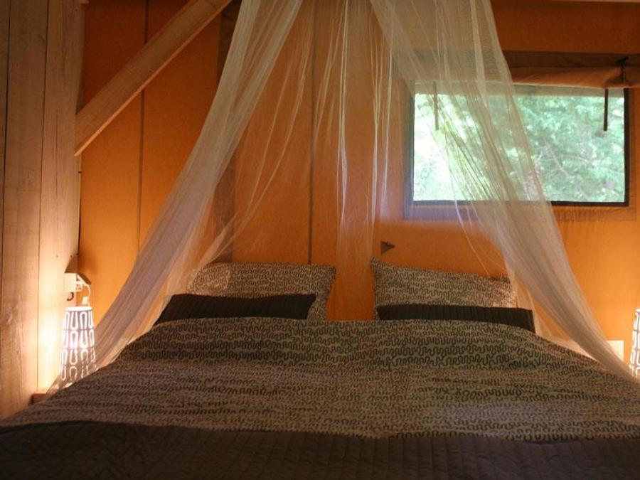 Tente en toile et en bois 5 personnes - LODGE VIP 55 m² 4
