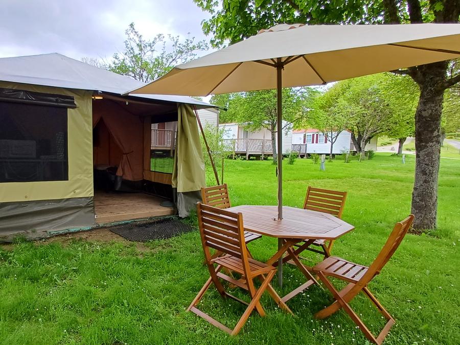 Tente 4 personnes - LODGE MAYOTTE - TRIGANO sans sanitaires 4