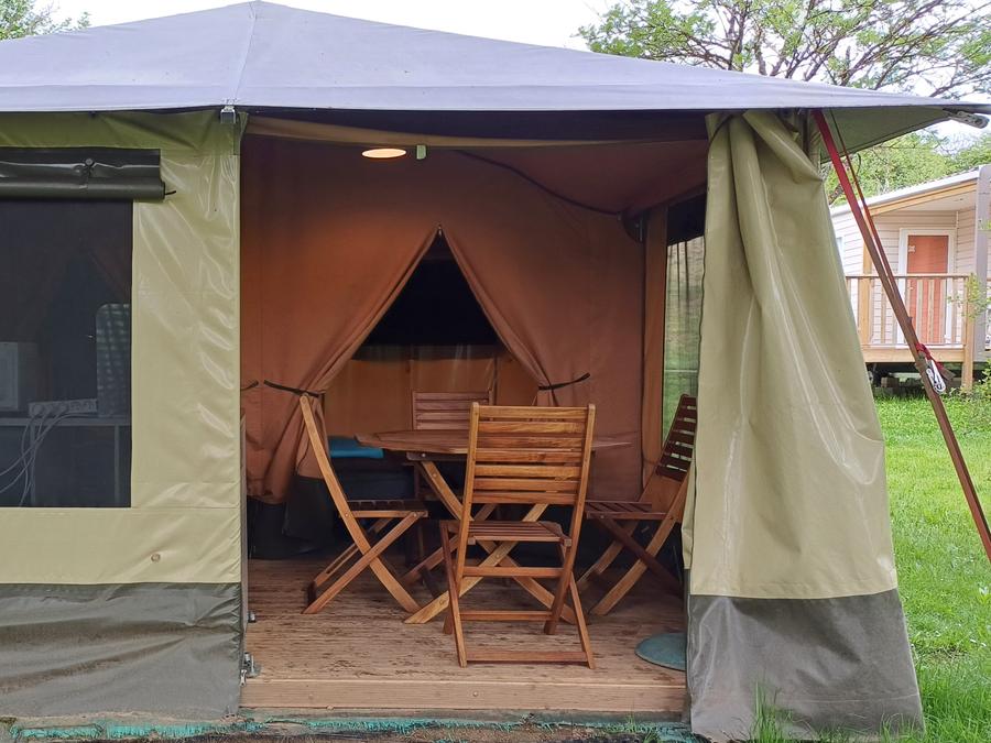 Tente 4 personnes - LODGE MAYOTTE - TRIGANO sans sanitaires 5
