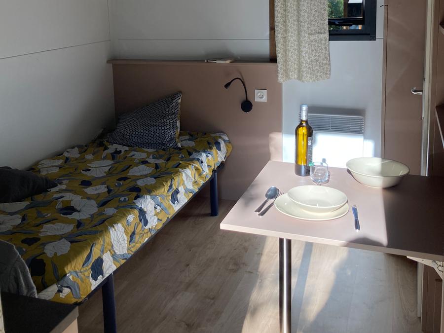 Chalet 1 personne - Standard 10m² - Douche et WC commun + Terrasse couverte 3