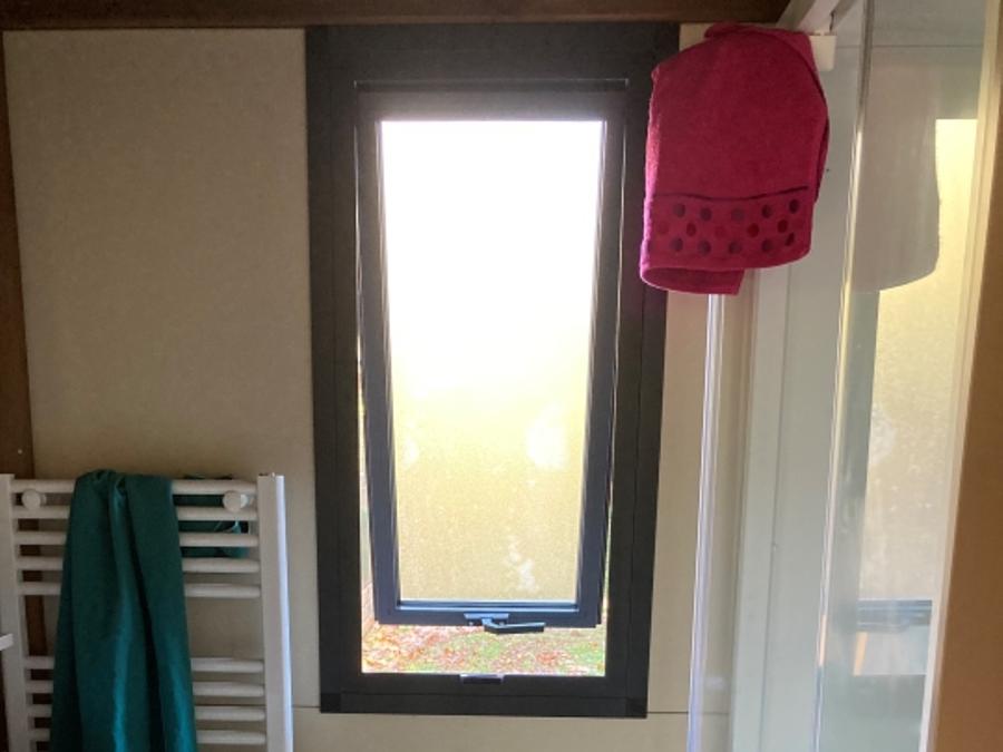 Chalet 4 personnes - Victoria Confort 20m² - 1 chambre + TV + Terrasse couverte 4