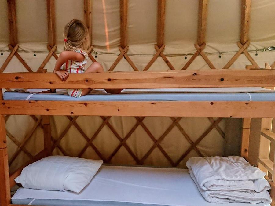 Insolite 4 personnes - Yourte scandinave - sans sanitaires - terrasse 2