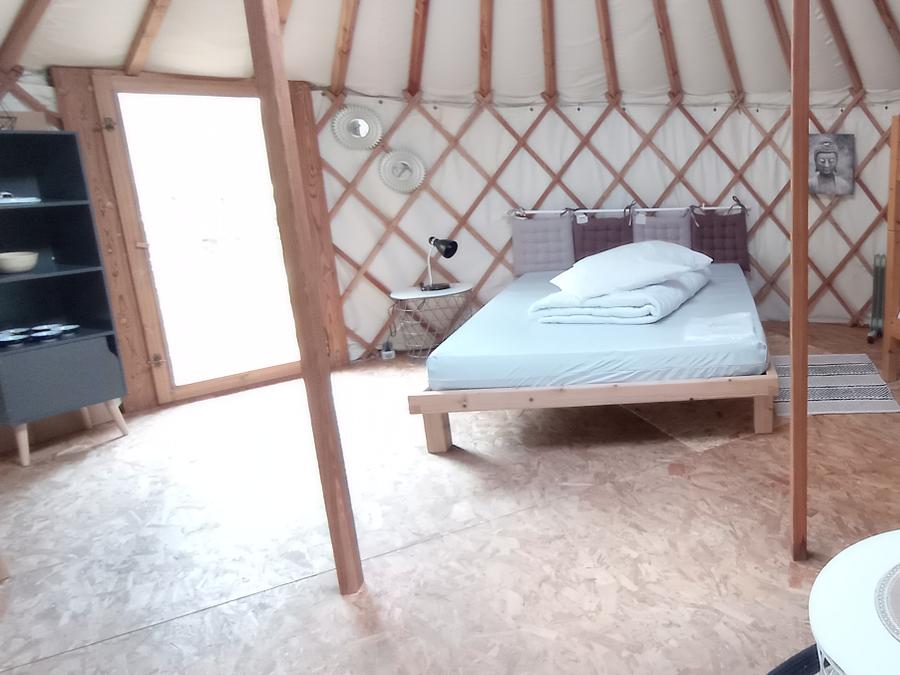Insolite 4 personnes - Yourte scandinave - sans sanitaires - terrasse 8