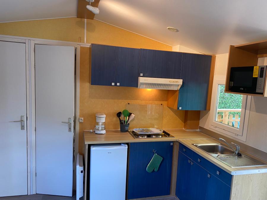 Mobilhome 4 personnes - AULUS : 1 salle d'eau sans terrasse couverte 5