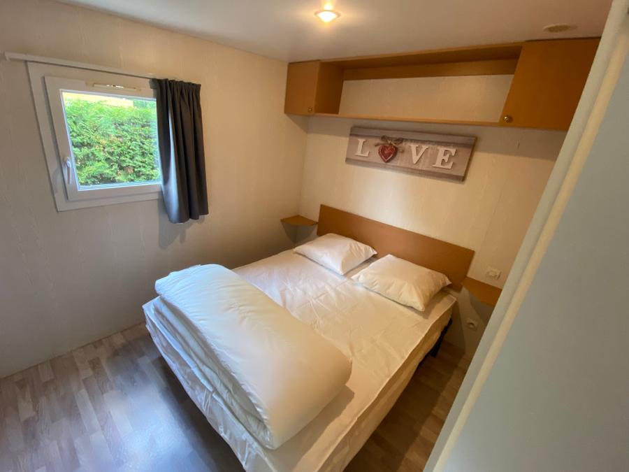 Mobilhome 4 personnes - AULUS : 1 salle d'eau sans terrasse couverte 8