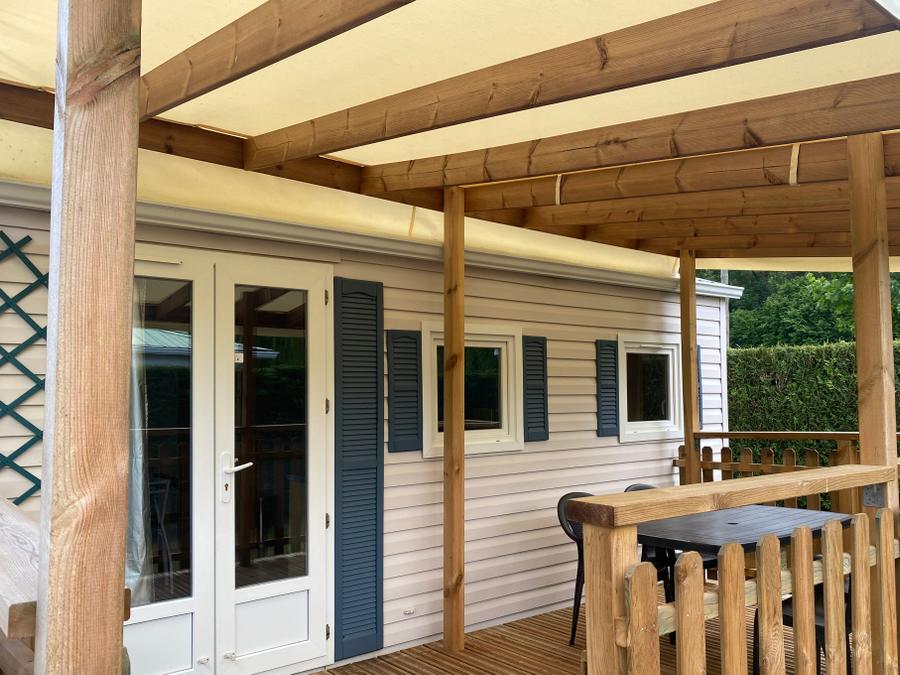 Mobilhome 4 personnes - AULUS dimanche : 1 salle d'eau avec terrasse couverte 1