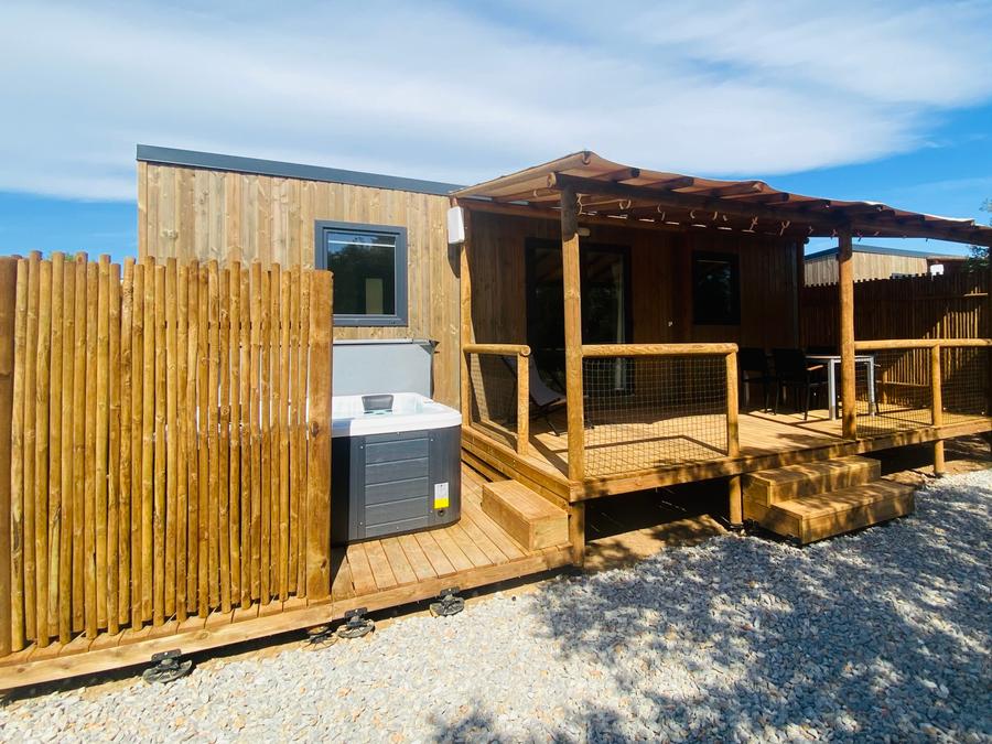 Mobilhome 4 personnes - XXL premium 35m² jacuzzi, 2 chambres+ 2 sdb +TV+lave vaisselle+climatisation 2