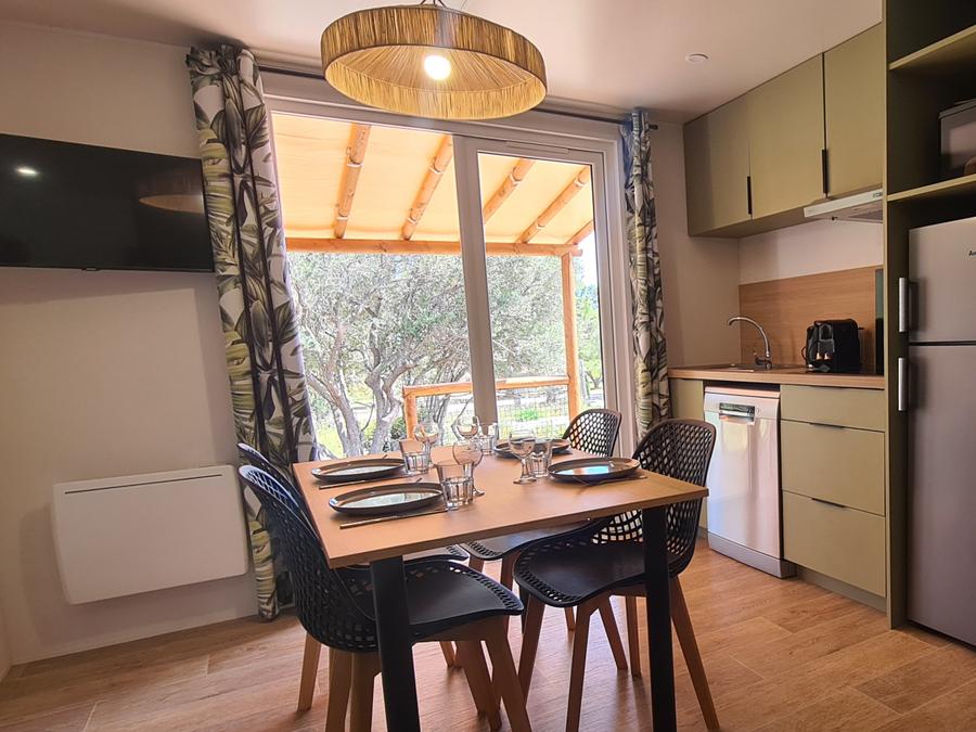 Mobilhome 4 personnes - XXL premium 35m² jacuzzi, 2 chambres+ 2 sdb +TV+lave vaisselle+climatisation 5