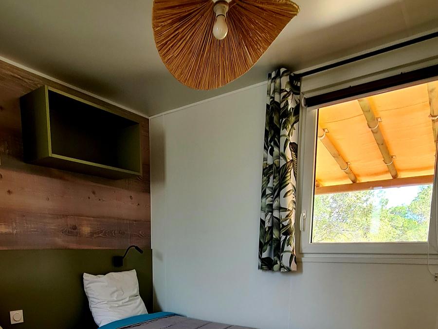 Mobilhome 4 personnes - XXL premium 35m² jacuzzi, 2 chambres+ 2 sdb +TV+lave vaisselle+climatisation 7