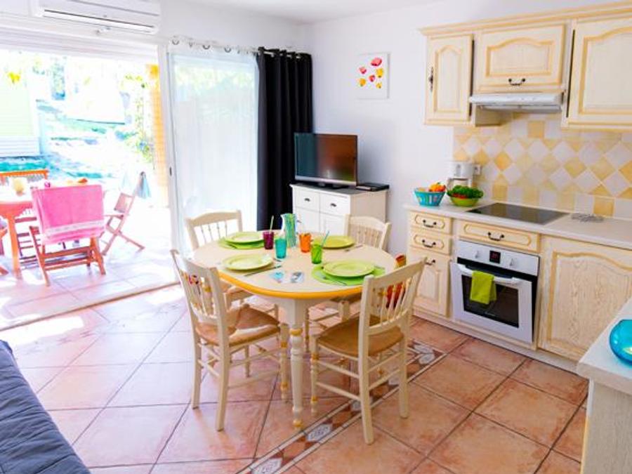 Appartement 4 personnes - 3 pièces Mezzanine 56 m² - 2 chambres - Climatisation et TV 1