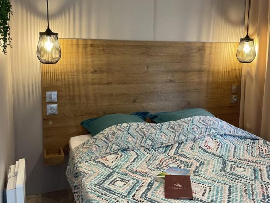 Mobilhome 4 personnes - Créole 32 m² - 3 pièces - 2 chambres - Jacuzzi privatif - Climatisation 3
