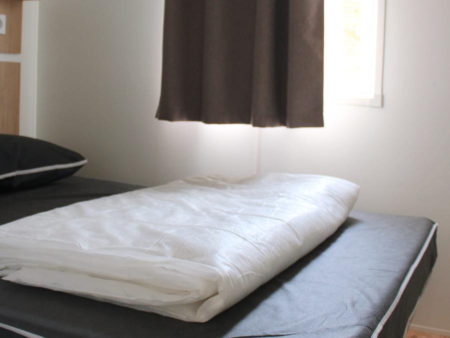 Mobilhome 4 personnes - Le GRAND JARDIN - terrasse couverte 3