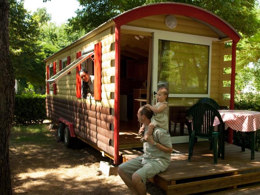 Insolite 4 personnes - ROULOTTE - sans sanitaires 18 m² 9