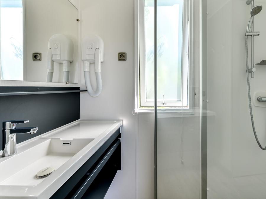 Mobilhome 4 personnes - Mobil home Premium Plus 32m²-2 chambres - 2SDB+TV+Clim+Draps+Serviettes+Lits faits+Ménage final incl 4 pers 5