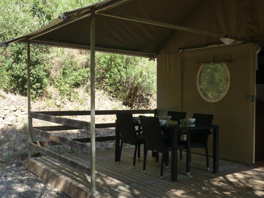 Bungalow toilé 4 personnes - Insolite Essentiel 2 chambres, cuisine et Salle de douche 1