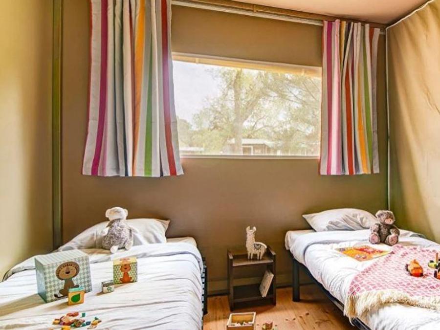 Bungalow toilé 4 personnes - Insolite Essentiel 2 chambres, cuisine et Salle de douche 3