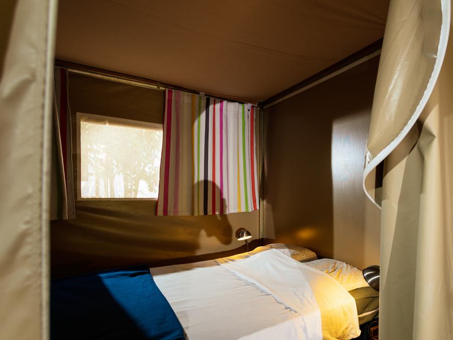 Bungalow toilé 4 personnes - Insolite Essentiel 2 chambres, cuisine et Salle de douche 6