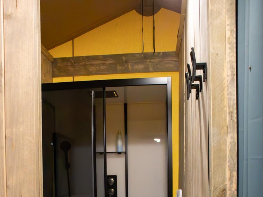 Tente en toile et en bois 4 personnes - Insolite Confort (2 chambres,WC/SDB) 16